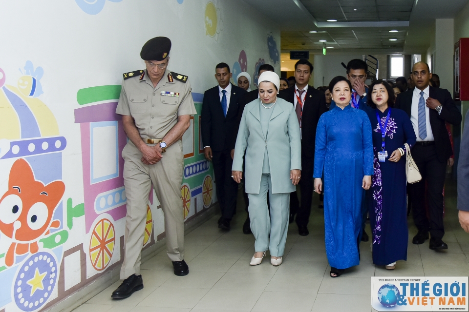 phu nhan chu tich nuoc tham va tang qua tai benh vien nhi quan doi ai cap