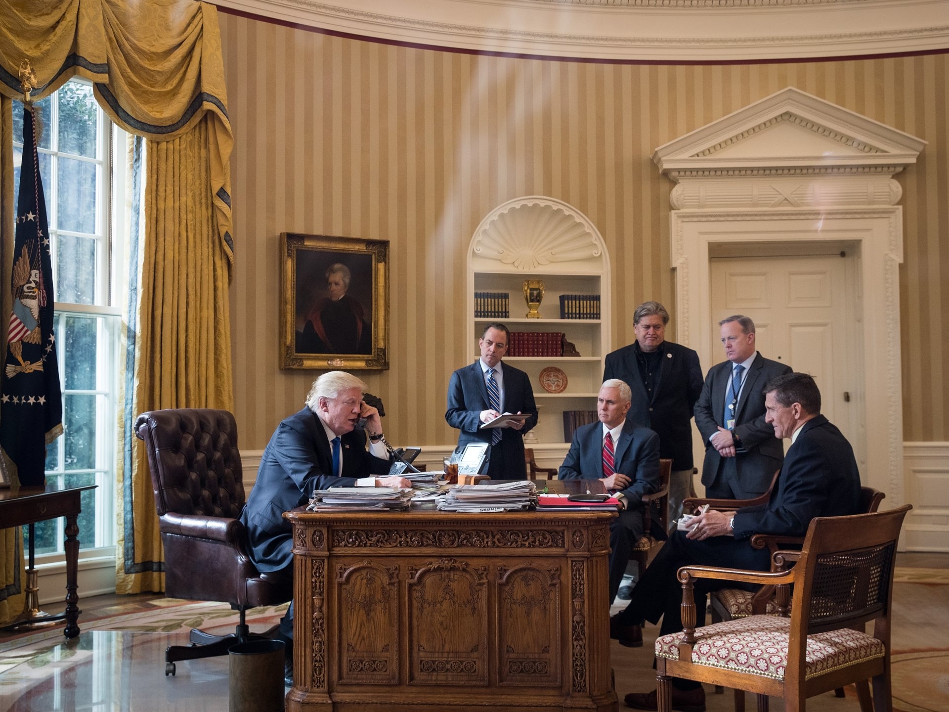 Tiết lộ về mức lương của quan chức và nhân viên Nhà Trắng