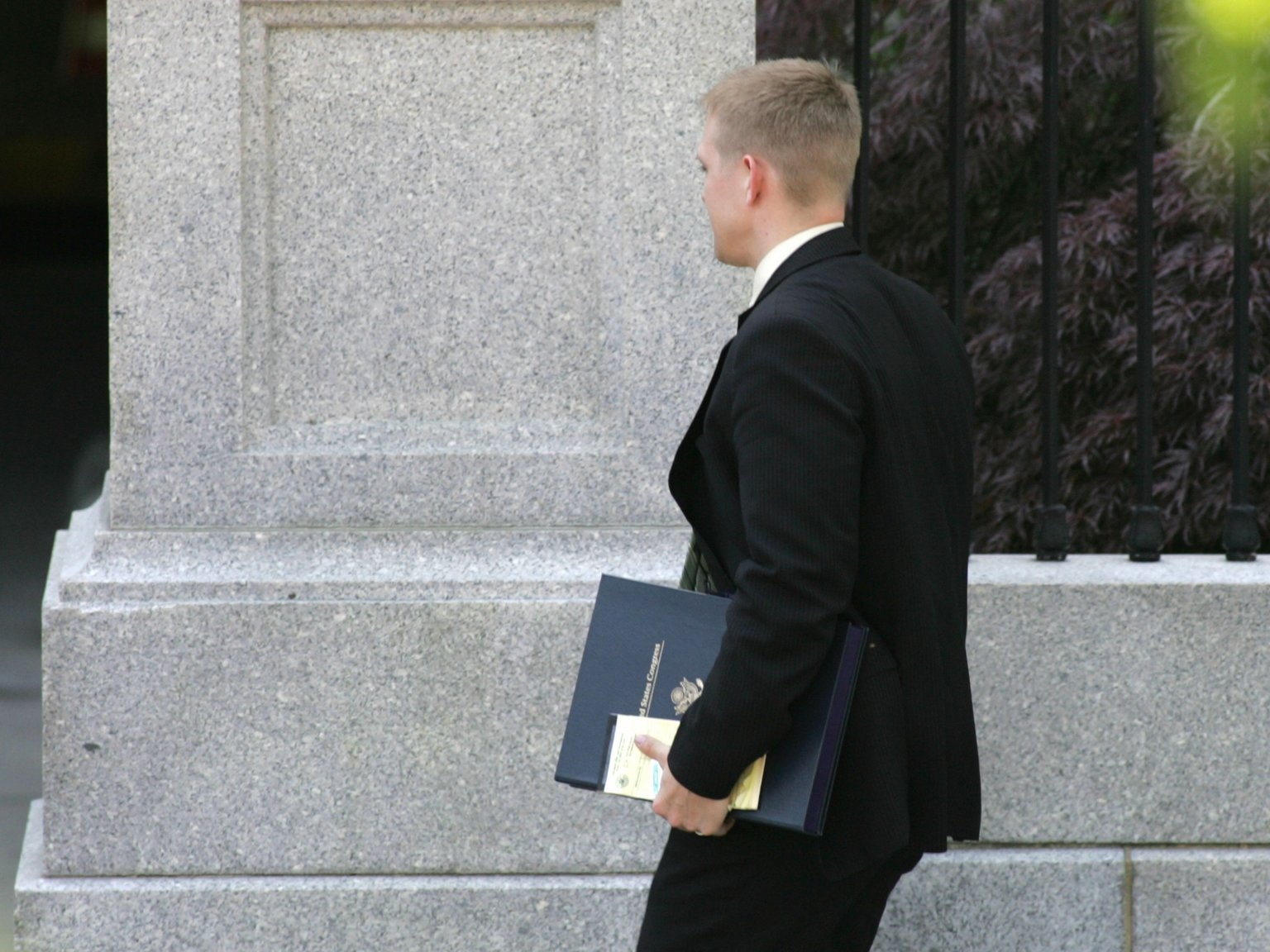 muc luong nhan vien nha trang nhan duoc la bao nhieu