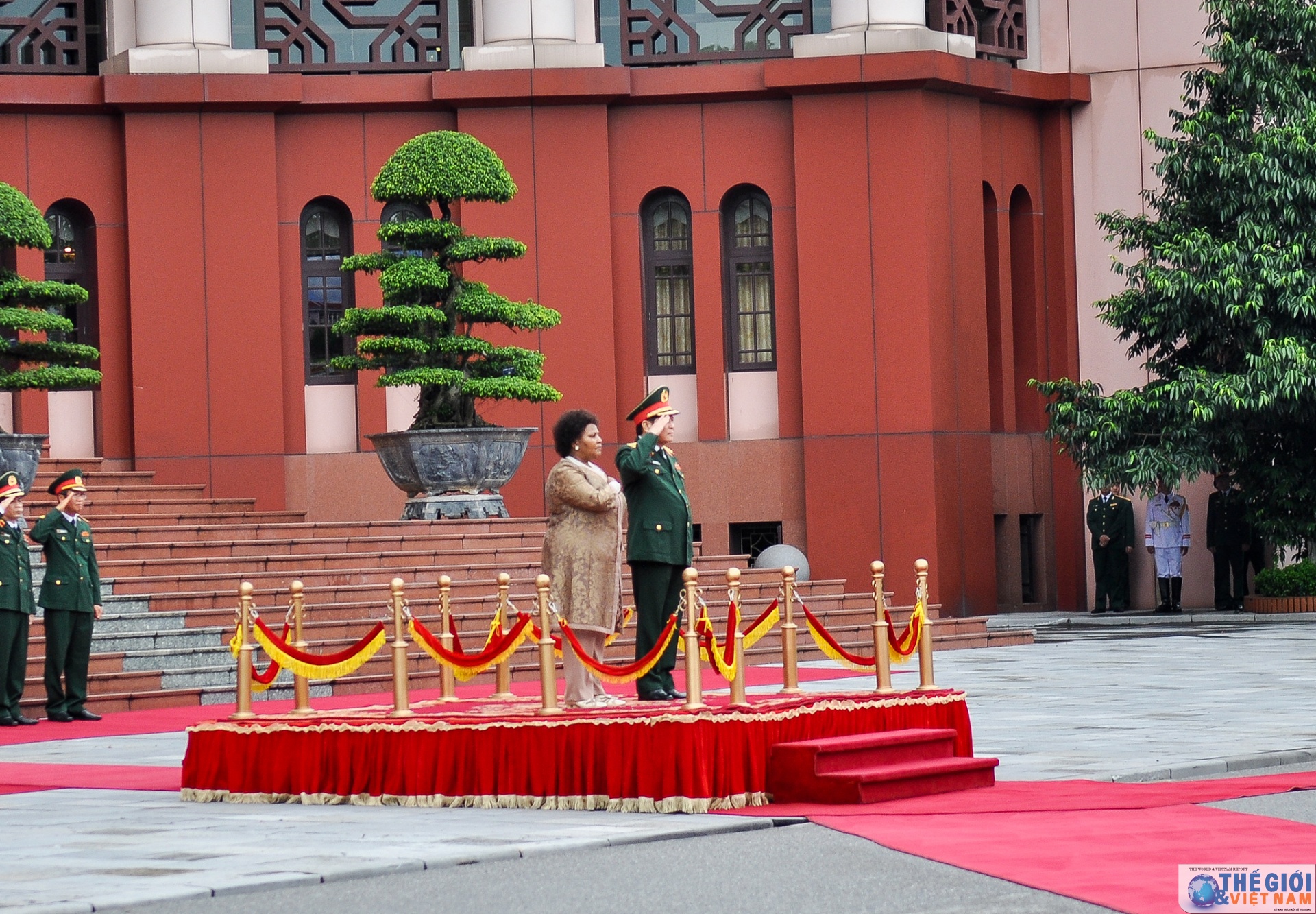 le don bo truong quoc phong va cuu chien binh nam phi tham viet nam