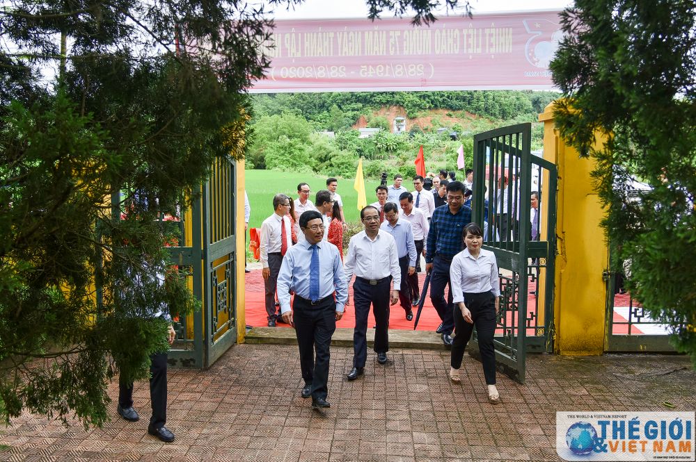 Phó Thủ tướng Phạm Bình Minh dẫn đầu đoàn Bộ Ngoại giao về nguồn tại Tuyên Quang