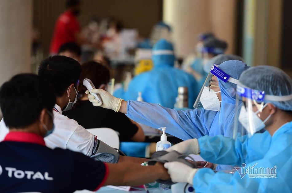 TP. Hồ Chí Minh tiêm gần hết 930.000 liều vaccine được phân bổ của đợt 5; sẽ thành lập 1.200 đội tiêm