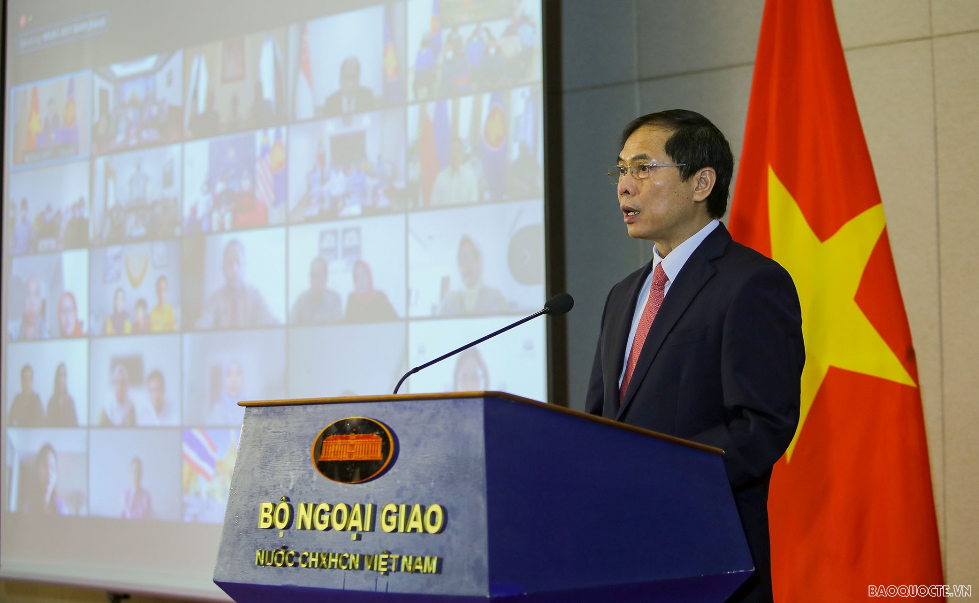 Lễ chào cờ kỷ niệm 54 năm ASEAN