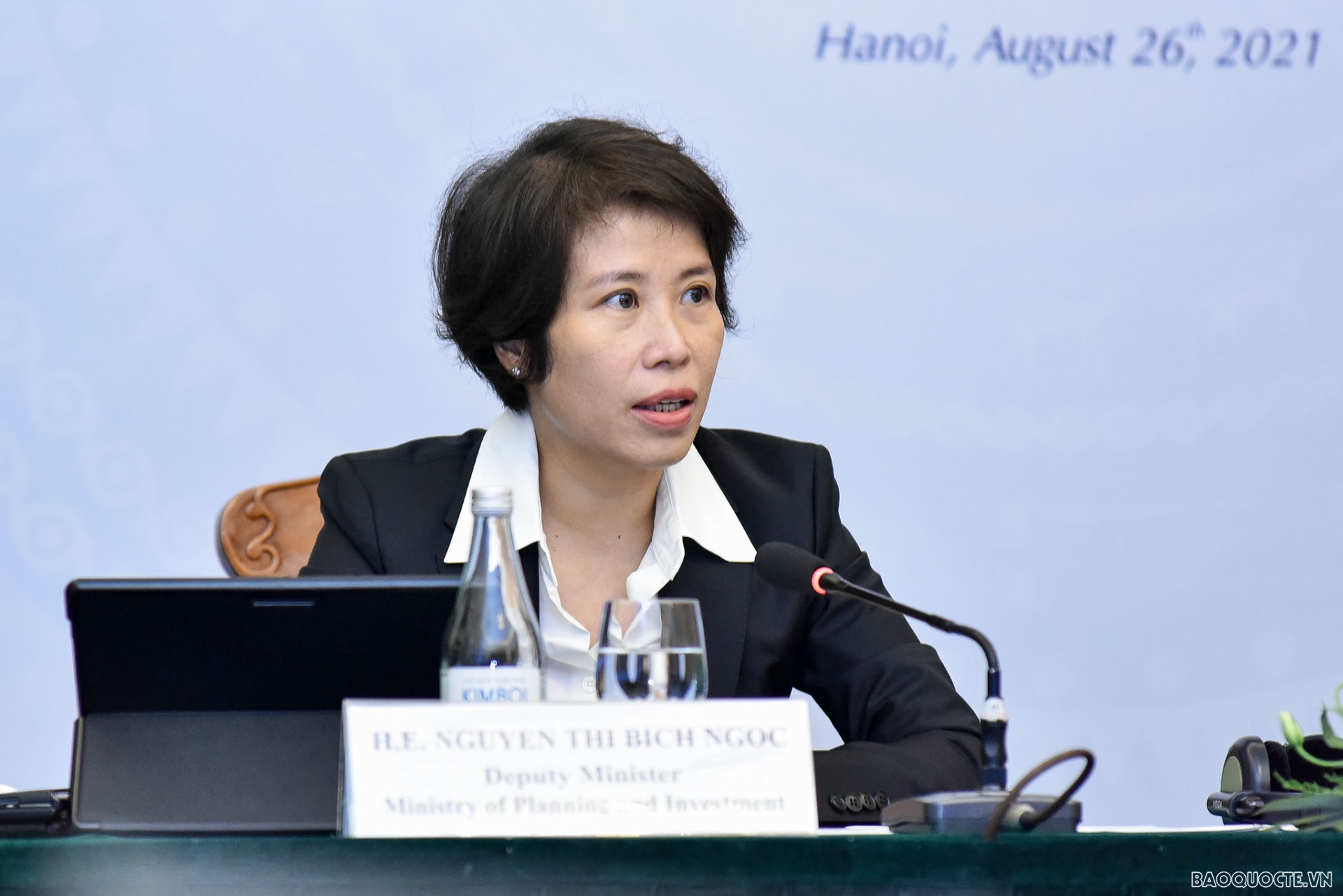 Thứ trưởng Bộ Kế hoạch và Đầu tư Nguyễn Thị Bích Ngọc phát biểu tại Hội thảo. 