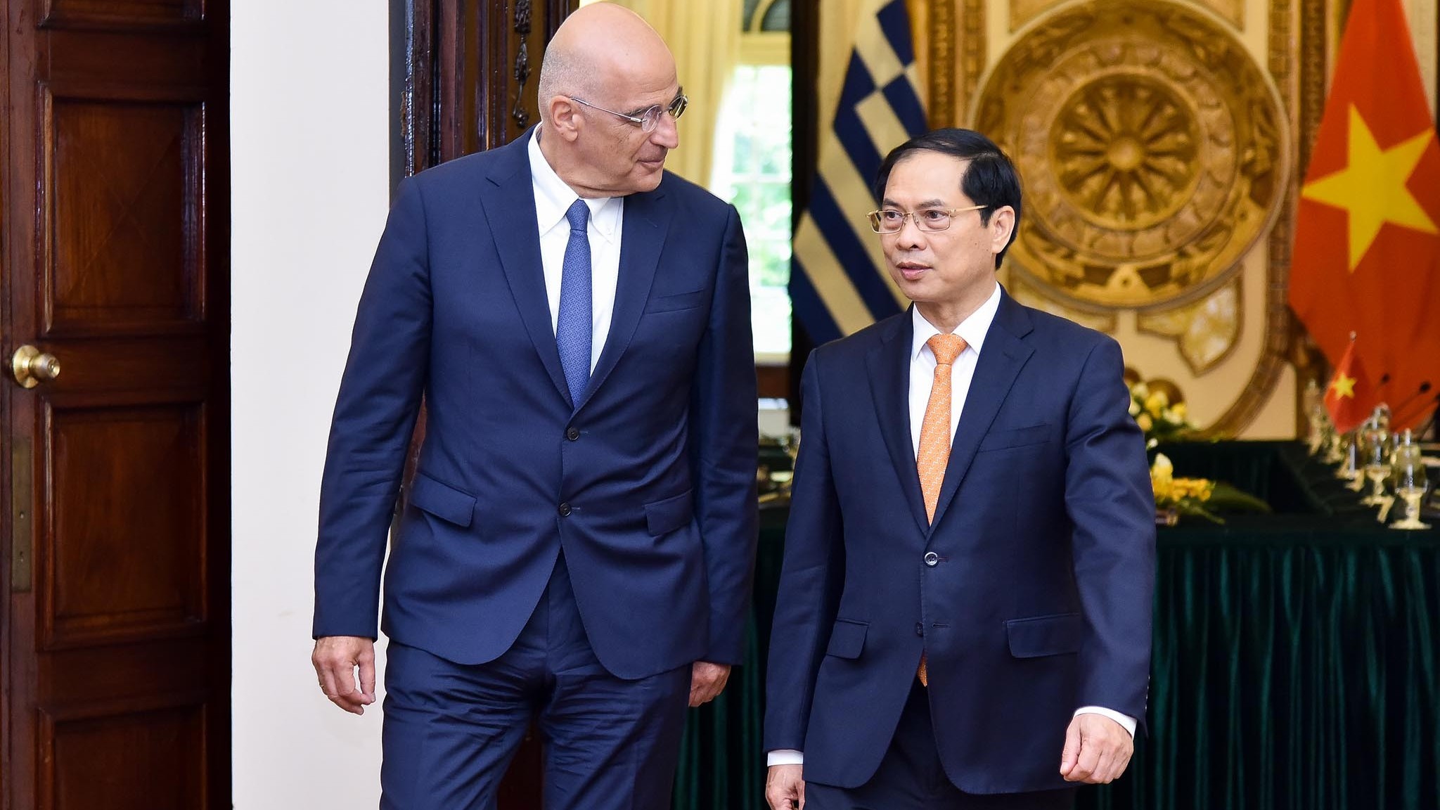 Bộ trưởng Ngoại giao Bùi Thanh Sơn đón, hội đàm với Bộ trưởng Ngoại giao Hy Lạp