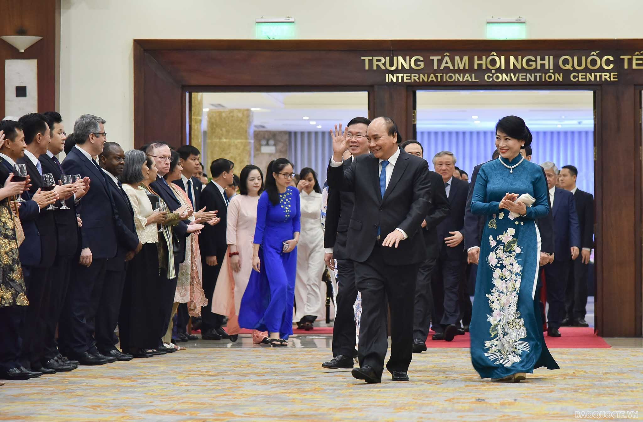 Chủ tịch nước: Muốn đi nhanh thì đi một mình, muốn đi xa thì đi cùng nhau Chủ tịch nước Nguyễn Xuân Phúc: Muốn đi nhanh thì đi một mình, muốn đi xa thì đi cùng nhau