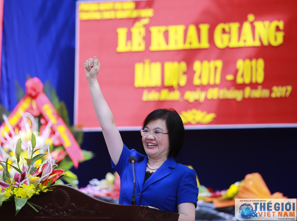 trao 200 trieu dong cho hoc sinh tinh nam dinh nhan dip khai giang