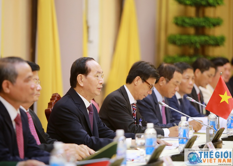 le don chinh thuc tong thong ai cap tai phu chu tich