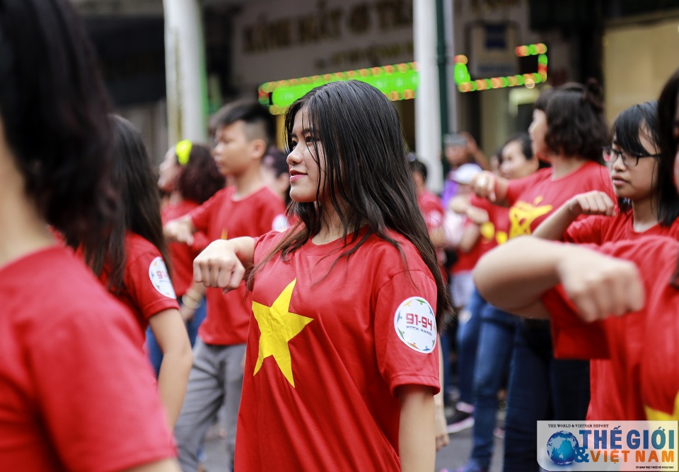 sac mau cuoc song qua anh cuu hoc sinh ha noi