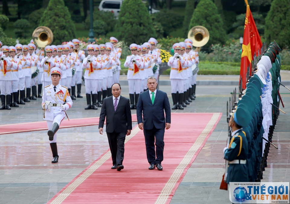 le don chinh thuc thu tuong hungary orban viktor tai phu chu tich