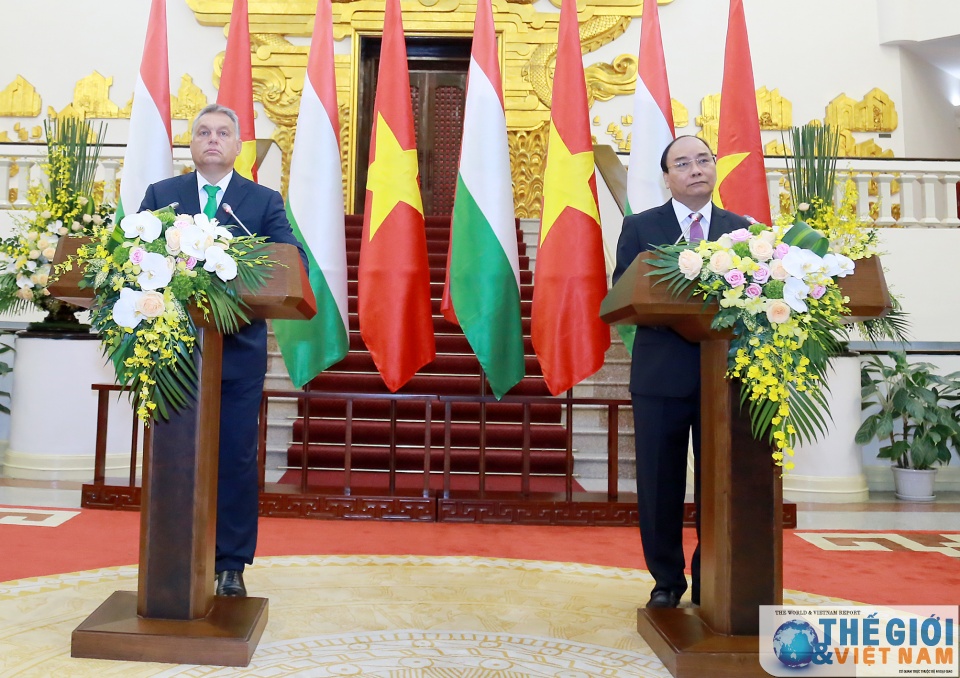 le don chinh thuc thu tuong hungary orban viktor tai phu chu tich