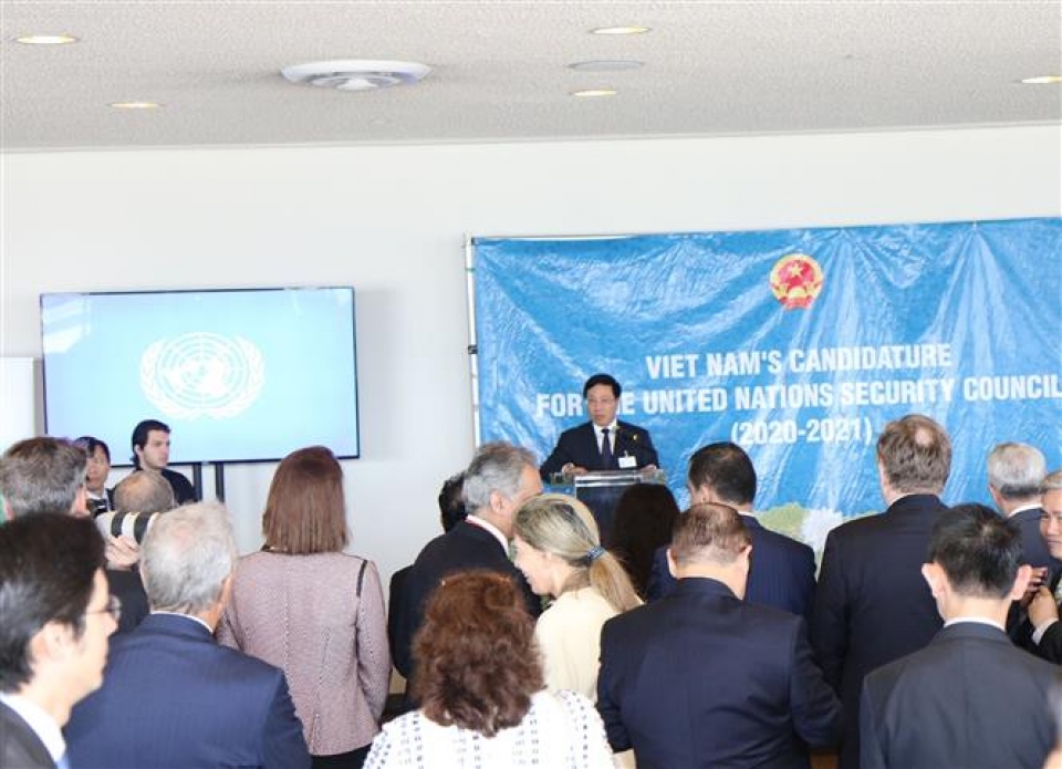 nhung hinh anh pho thu tuong pham binh minh ben le phien thao luan cap cao dhd lhq