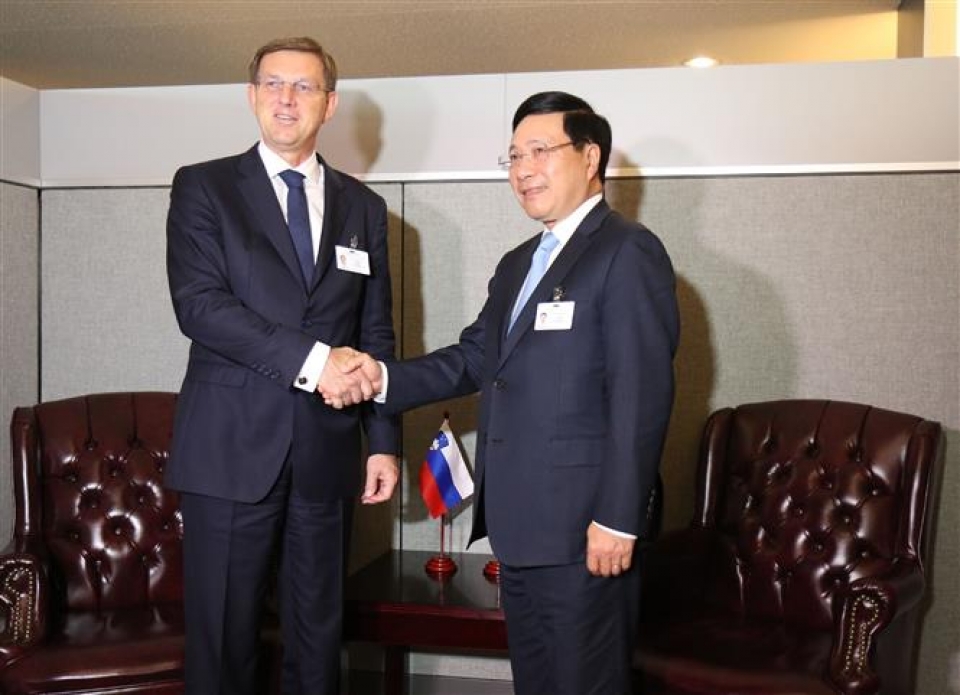 nhung hinh anh pho thu tuong pham binh minh ben le phien thao luan cap cao dhd lhq