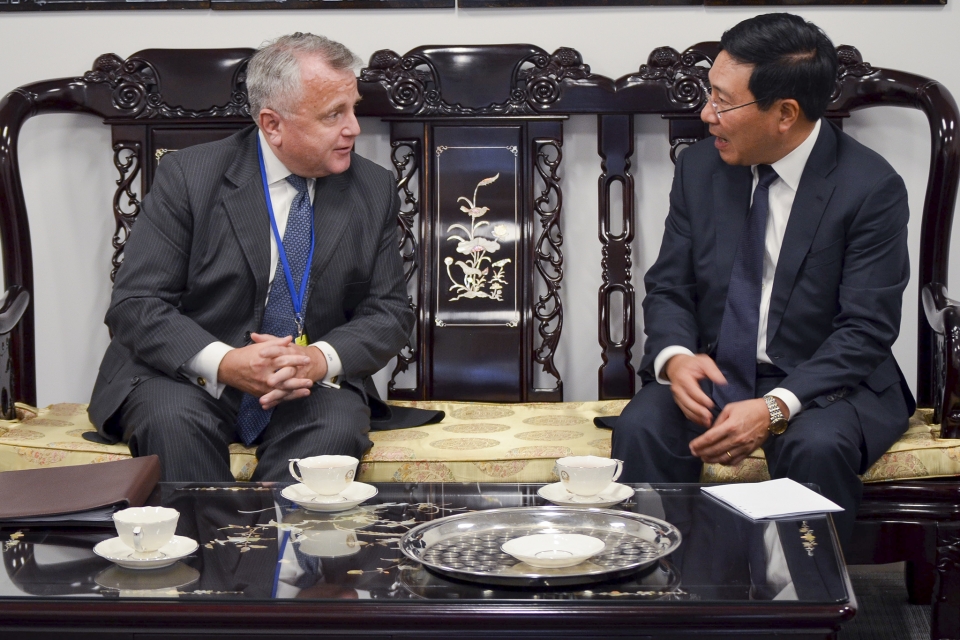 nhung hinh anh pho thu tuong pham binh minh ben le phien thao luan cap cao dhd lhq