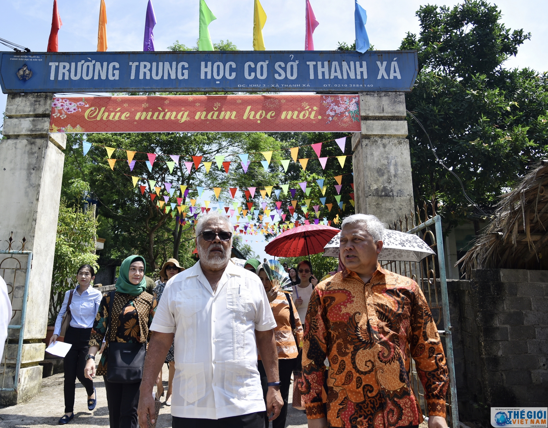 hon 1 ti dong duoc trao cho truong thcs thanh xa phu tho nhan dip nam hoc moi