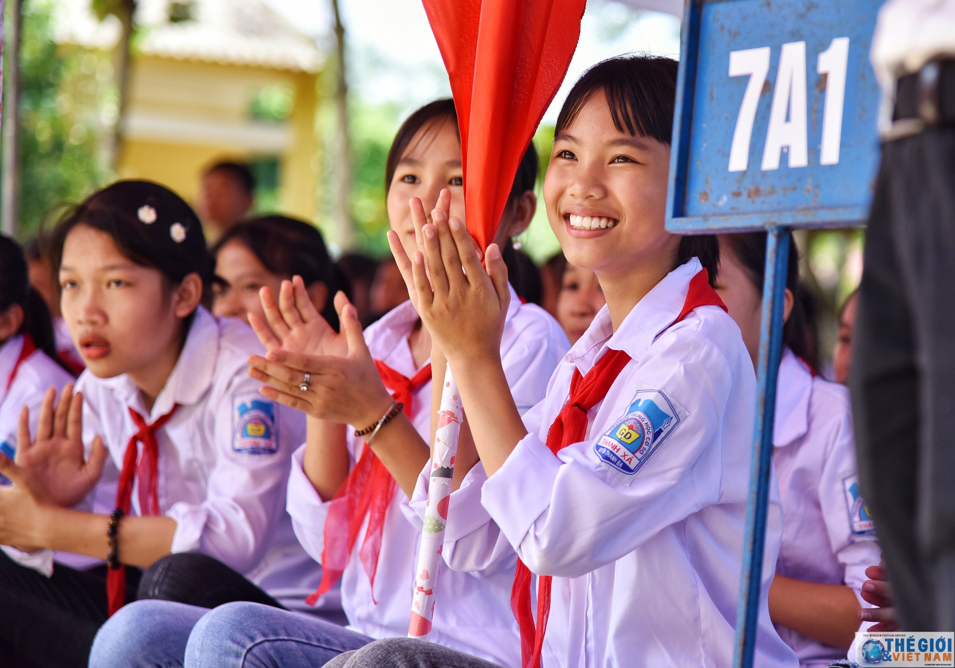 hon 1 ti dong duoc trao cho truong thcs thanh xa phu tho nhan dip nam hoc moi