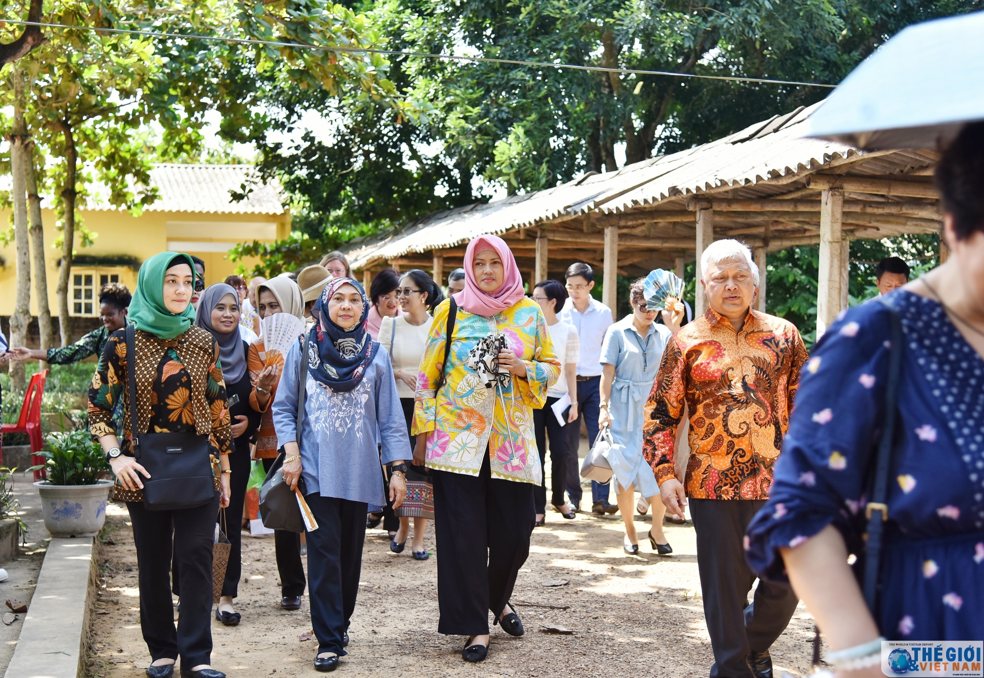 hon 1 ti dong duoc trao cho truong thcs thanh xa phu tho nhan dip nam hoc moi