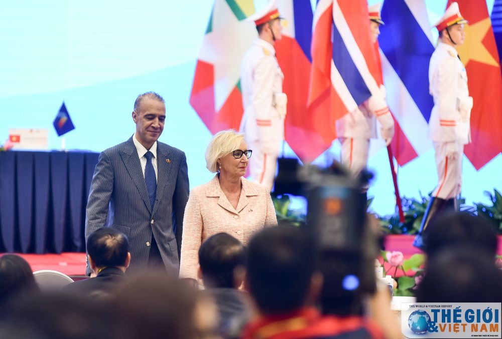 hinh anh phien be mac dai hoi dong aipa 41