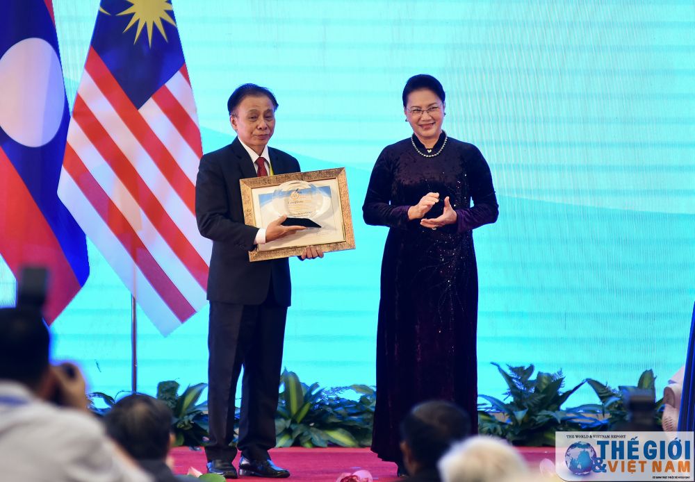 hinh anh phien be mac dai hoi dong aipa 41