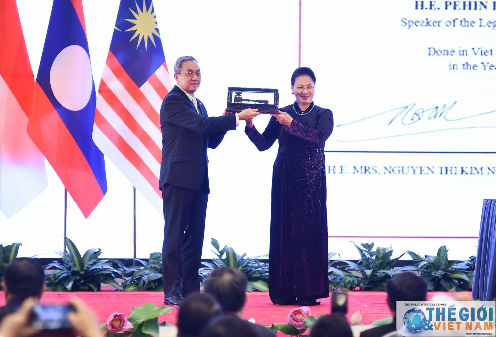 hinh anh phien be mac dai hoi dong aipa 41