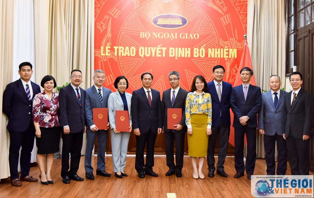 lanh-dao-bo-ngoai-giao-trao-quyet-dinh-dieu-dong-va-phan-cong-can-bo-lanh-dao-quan-ly-6