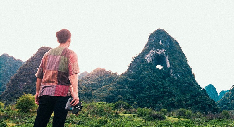 Núi Mắt Thần (núi Thủng) nơi anh đến nhiều lần để tìm những hình ảnh đẹp nhất ở nơi đây.