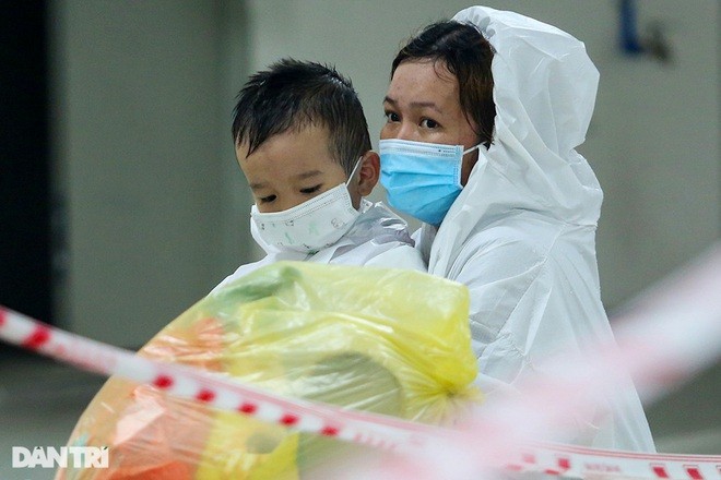 Vì sao các nước thận trọng việc tiêm vaccine Covid-19 cho trẻ?