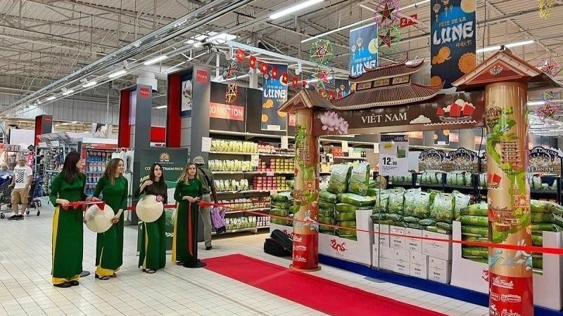 gao viet nam lan dau len ke sieu thi eleclerc cua phap