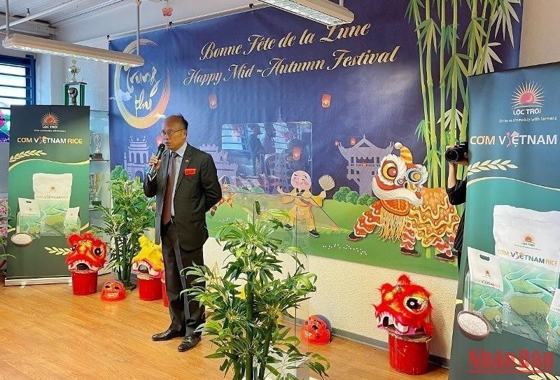 Đại sứ Việt Nam tại Pháp Đinh Toàn Thắng giới thiệu về Tết Trung thu cổ truyền trong văn hóa Việt Nam. 
