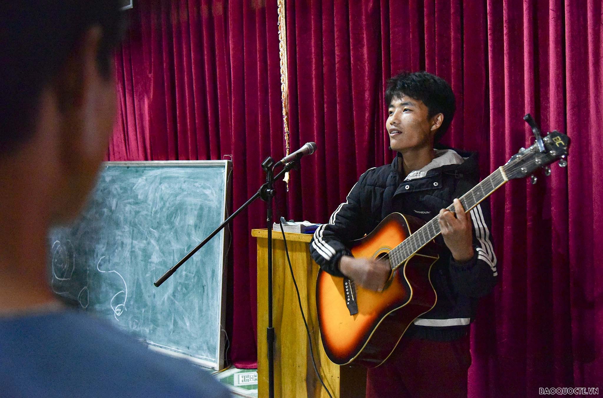 Khúc Thánh ca vang vọng giữa lưng chưng núi Lai Châu: Khúc Thánh ca vang vọng giữa lưng chừng núi ở bản Giàng Ly Cha