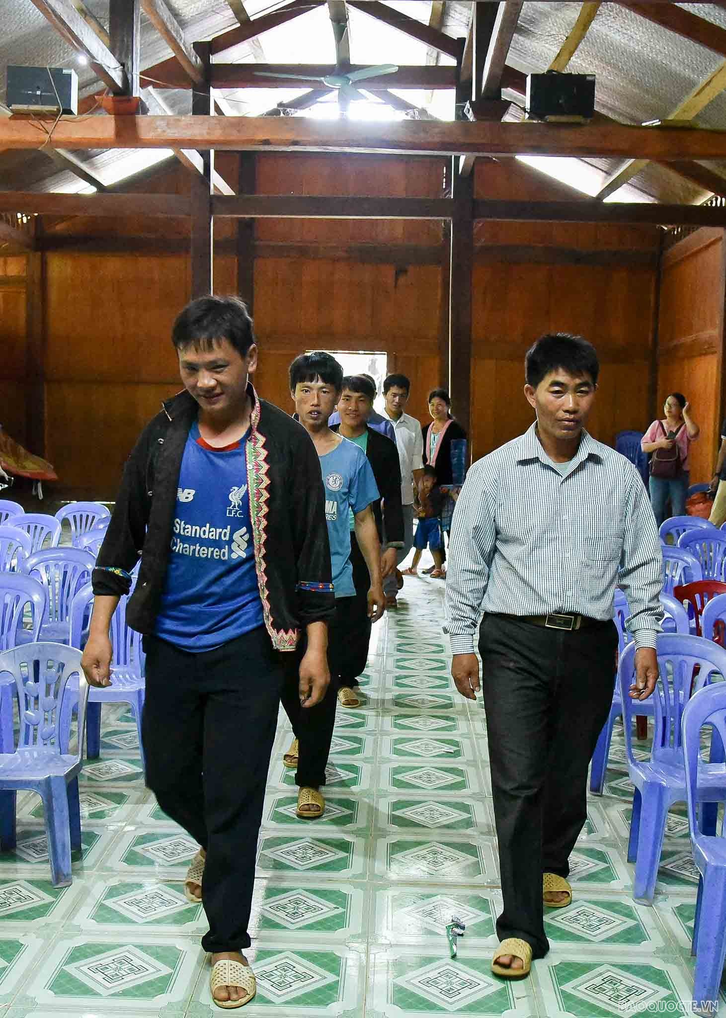 Khúc Thánh ca vang vọng giữa lưng chưng núi Lai Châu: Khúc Thánh ca vang vọng giữa lưng chừng núi ở bản Giàng Ly Cha