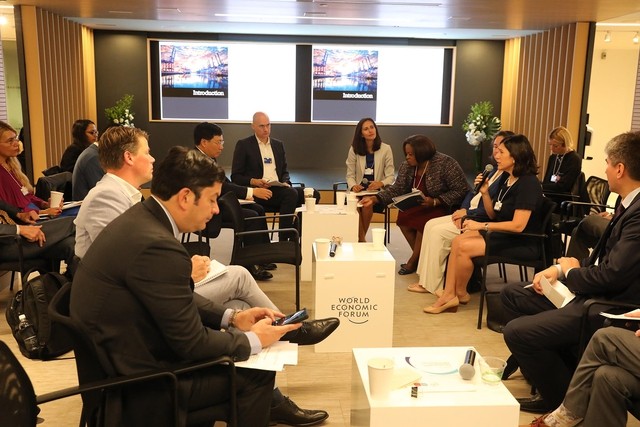 Hội nghị SDI là sự kiện thường niên với mục tiêu kết nối chương trình nghị sự của WEF và Liên Hợp Quốc, thúc đẩy hợp tác công–tư trong thực hiện các Mục tiêu Phát triển bền vững (SDGs) (Ảnh: VGP) Hội nghị SDI là sự kiện thường niên với mục tiêu kết nối chương trình nghị sự của WEF và Liên Hợp Quốc, thúc đẩy hợp tác công–tư trong thực hiện các Mục tiêu Phát triển bền vững (SDGs) (Ảnh: VGP)