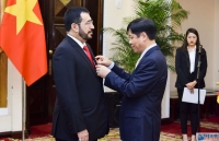 Trao Huân chương Hữu nghị cho Đại sứ Oman tại Việt Nam
