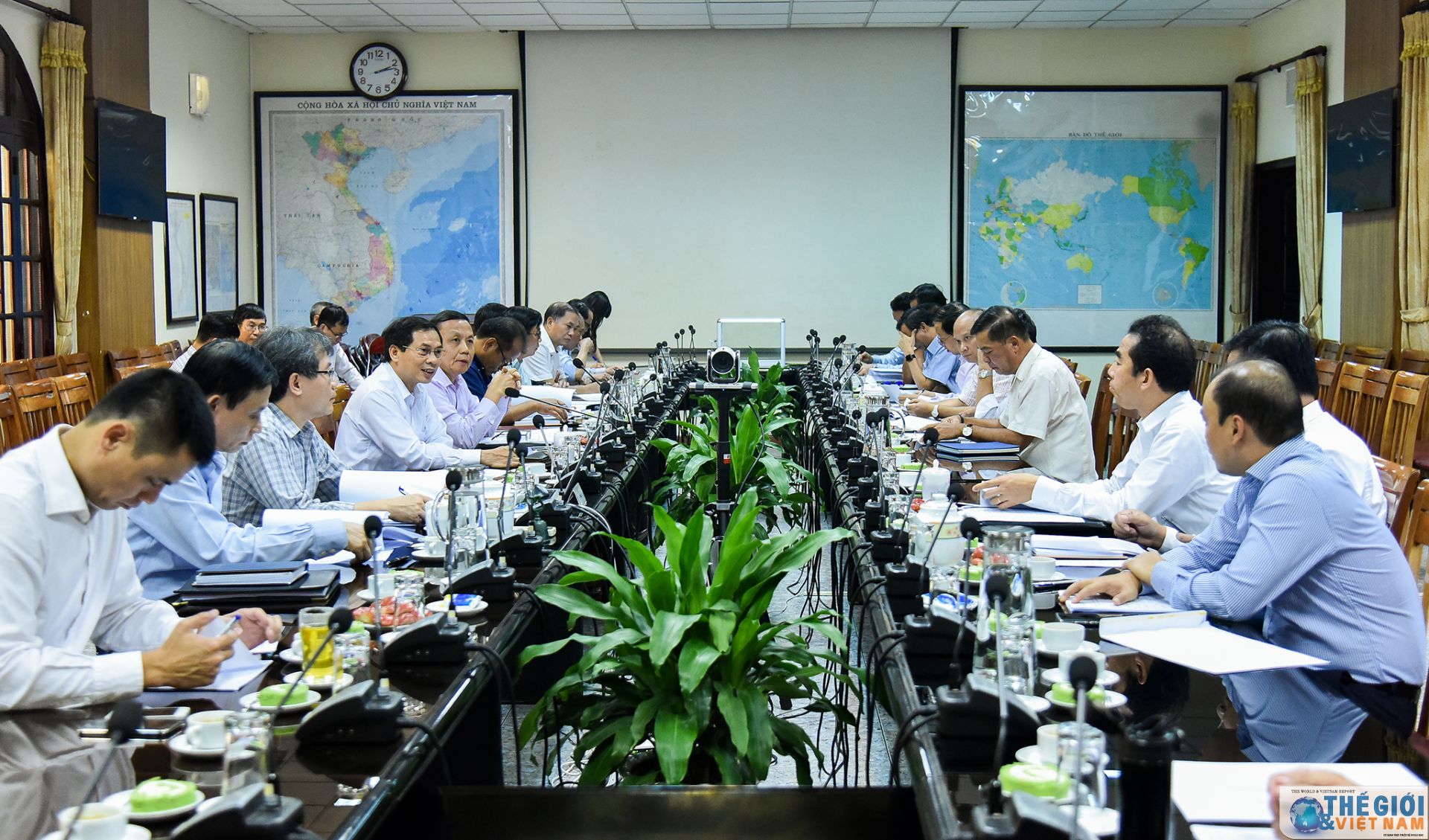 hoi nghi ban chap hanh dang bo bo ngoai giao lan thu 18