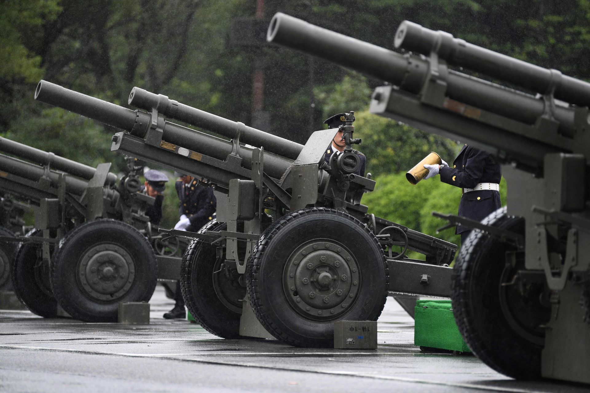 nhung hinh anh le dang quang cua nhat hoang naruhito