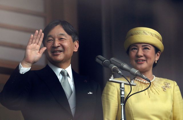 nhung hinh anh le dang quang cua nhat hoang naruhito