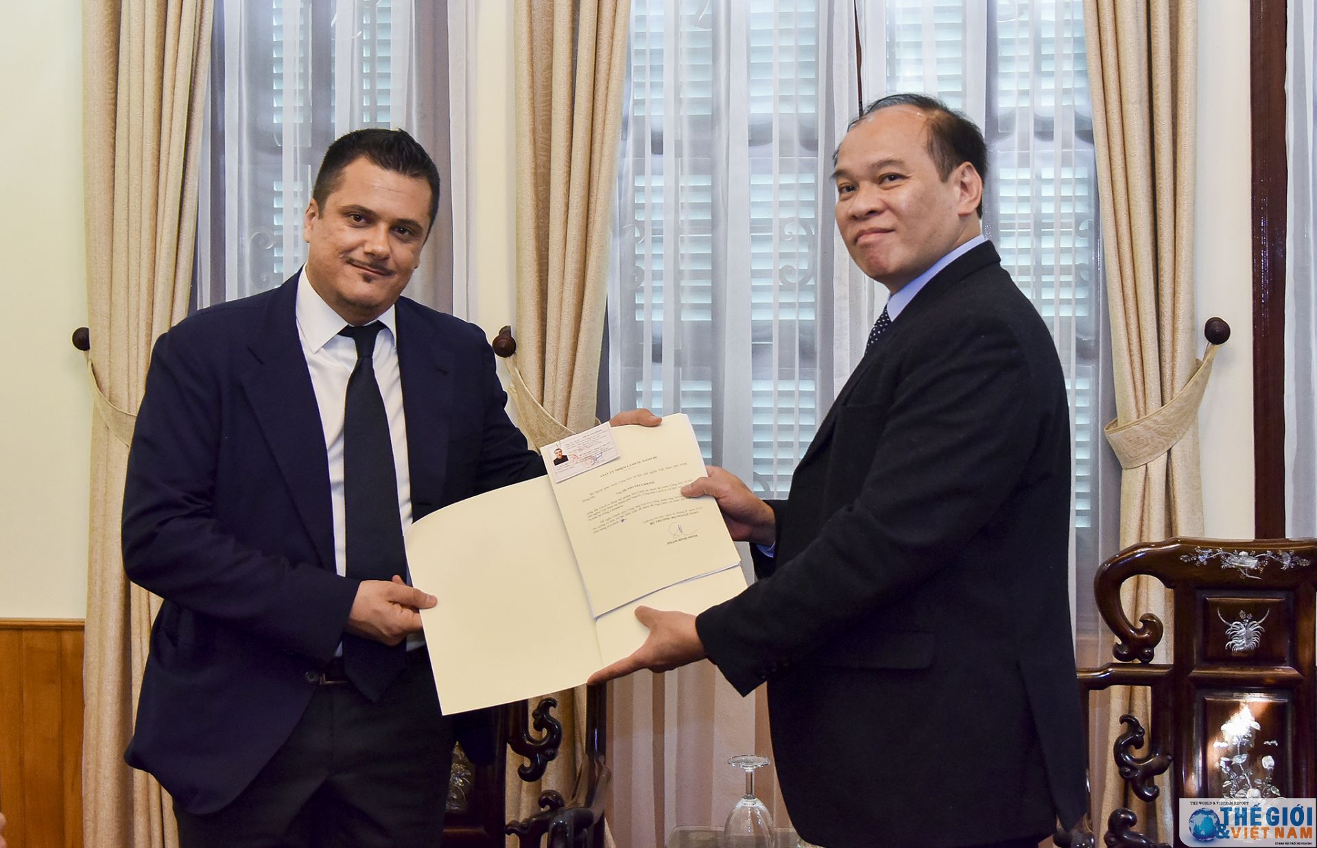 Việt Nam bổ nhiệm Lãnh sự danh dự tại Italy viet nam bo nhiem lanh su danh du tai italy