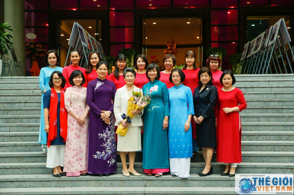 phu nhan thu tuong nhat ban suga mariko tham bao tang phu nu viet nam