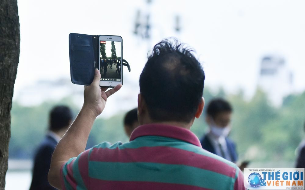 thu tuong nhat ban dao quanh ho guom