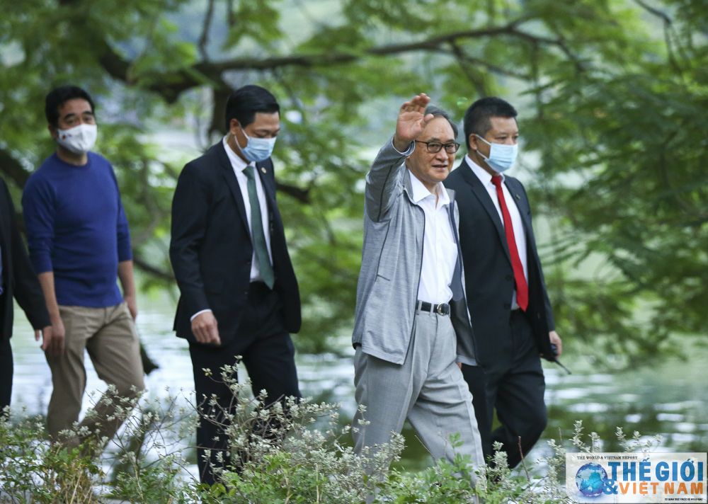 thu tuong nhat ban dao quanh ho guom