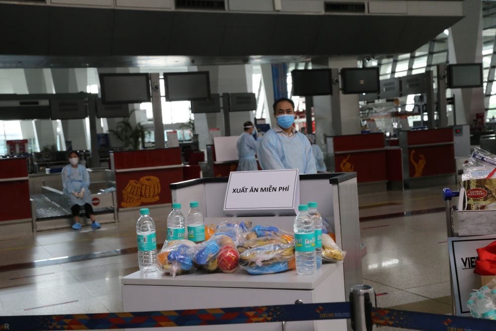 hanh trinh hoa kim tuoc va cau than chu khong de ai bi bo lai phia sau