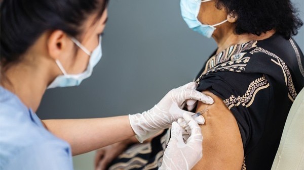 cach phan biet giua trieu chung covid19 va phan ung sau tiem vaccine