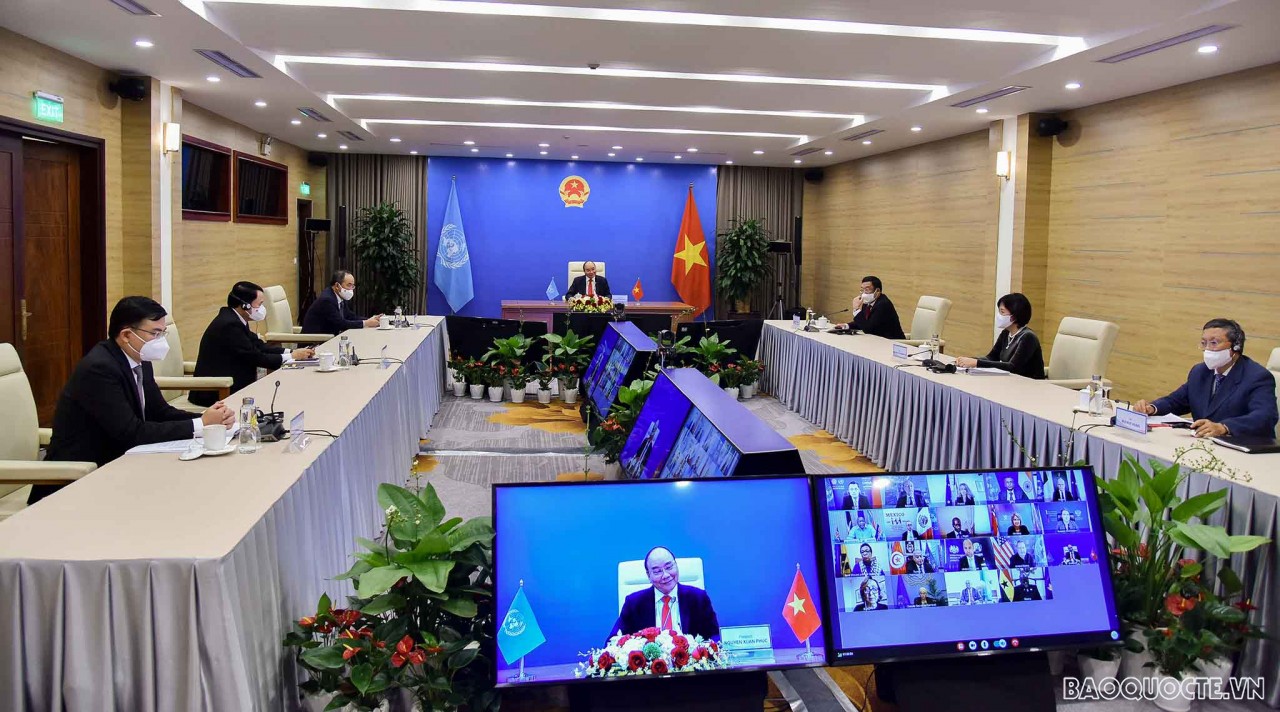 Chủ tịch nước Nguyễn Xuân Phúc phát biểu trong phiên Thảo luận mở Cấp cao trực tuyến về Hợp tác giữa LHQ và Liên minh châu Phi với chủ đề “Tăng cường đoàn kết vì hòa bình và an ninh trong một môi trường xung đột đang thay đổi”, ngày 28/10. (Ảnh: Nguyễn Hồng)