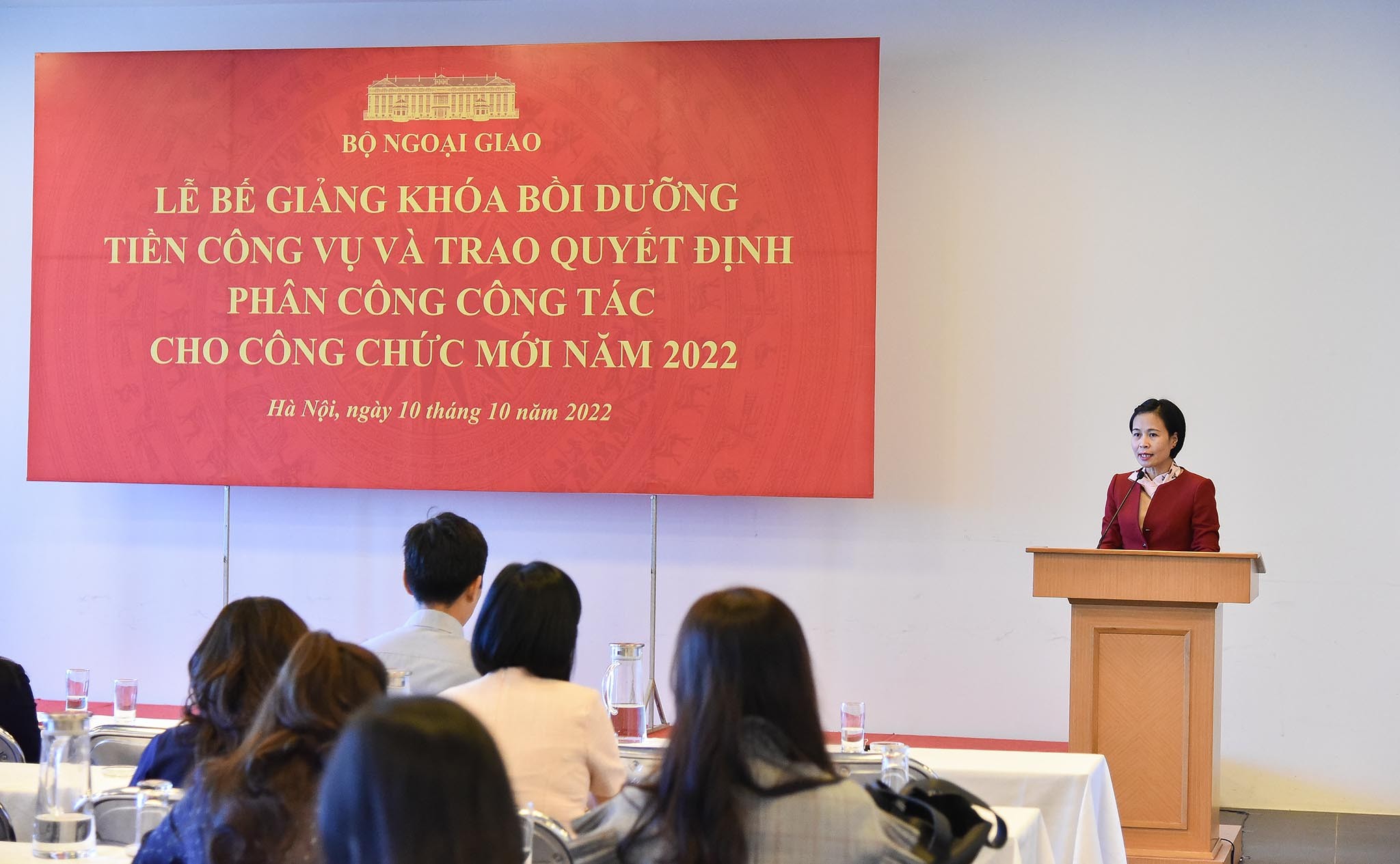 Bế giảng lớp tiền công vụ 2022 và trao quyết định phân công công tác cho cán bộ mới tuyển dụng Bế giảng lớp tiền công vụ 2022 và trao quyết định phân công công tác cho cán bộ mới tuyển dụng