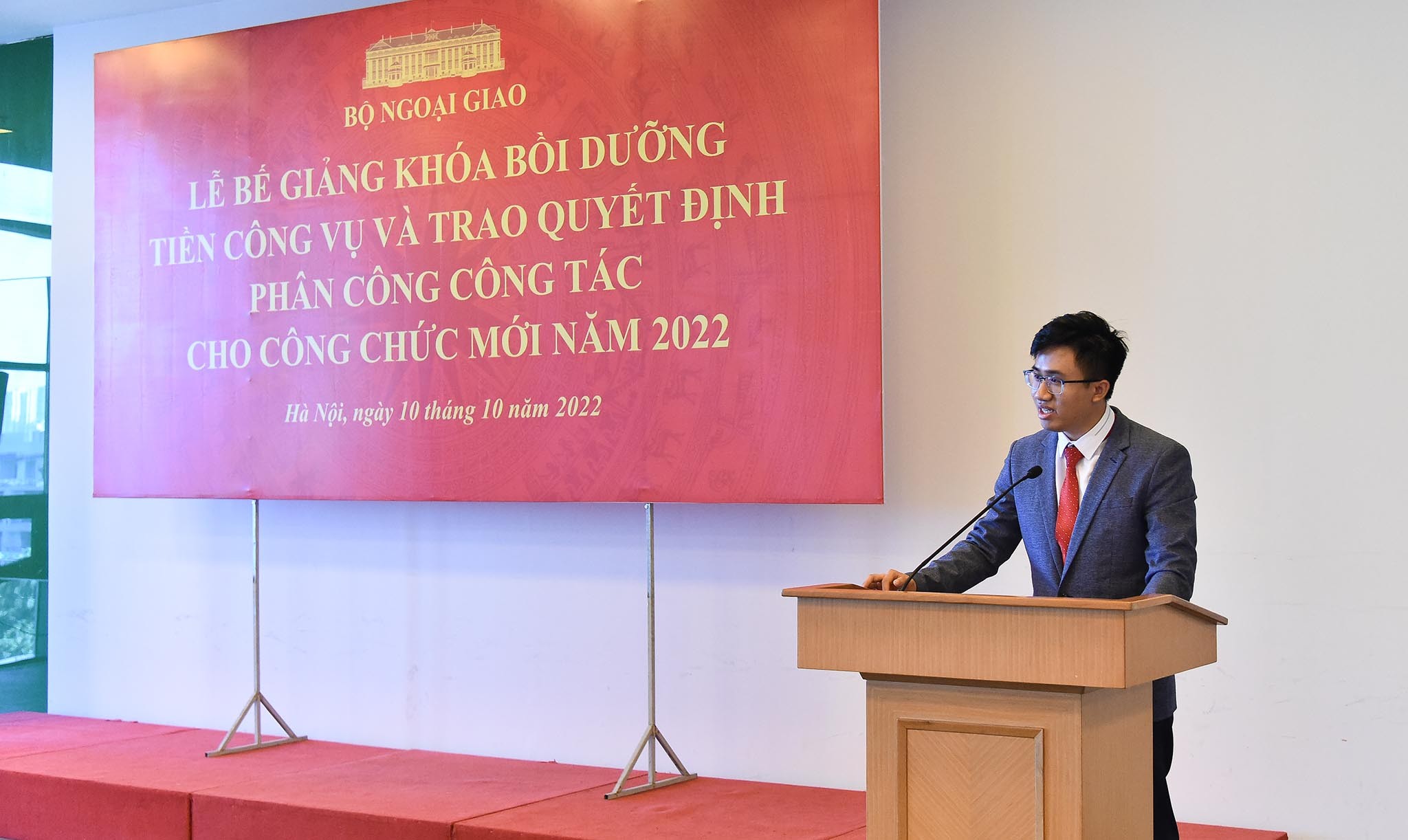 Bế giảng lớp tiền công vụ 2022 và trao quyết định phân công công tác cho cán bộ mới tuyển dụng Bế giảng lớp tiền công vụ 2022 và trao quyết định phân công công tác cho cán bộ mới tuyển dụng