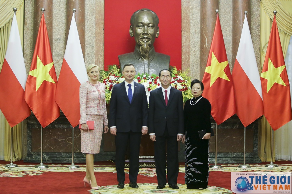 le don chinh thuc tong thong ba lan tai phu chu tich