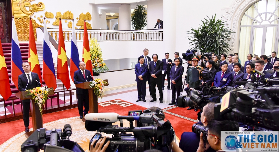 hinh anh le don thu tuong nga tai phu chu tich