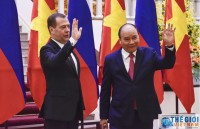 Thủ tướng Nga Dmitry Medvedev kết thúc chuyến thăm chính thức Việt Nam
