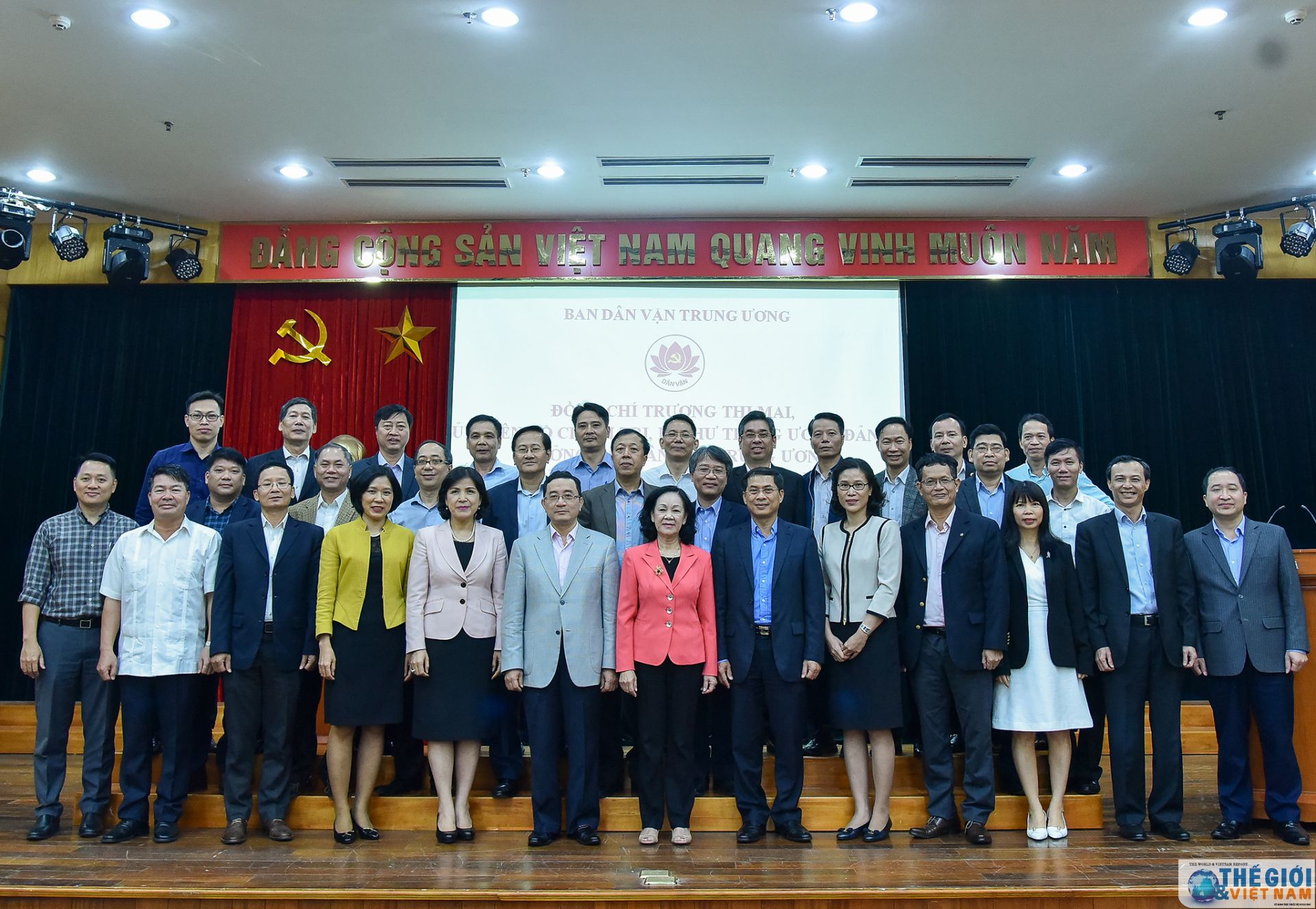 truong ban dan van trung uong tiep va lam viec voi cac truong co quan dai dien viet nam o nuoc ngoai