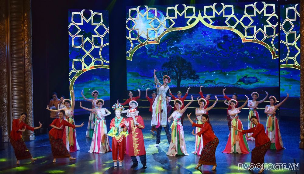 Đại sứ Indonesia tại Việt Nam hát Tiếng Việt trong đêm kỷ niệm quan hệ hai nước